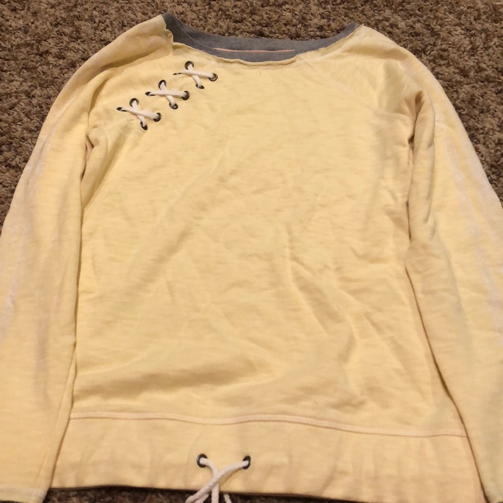 Maurice's top.
